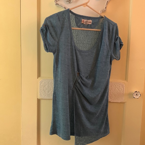 Short sleeve top - Picture 1 of 3